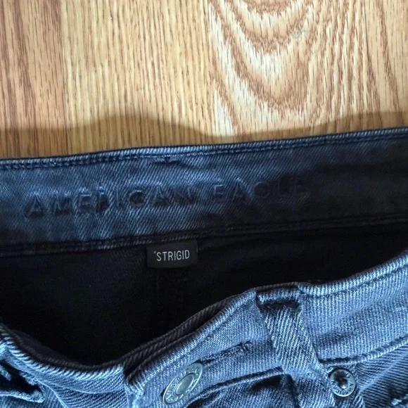 American Eagle Outfitters Dark Wash Jeans - Picture 3 of 4